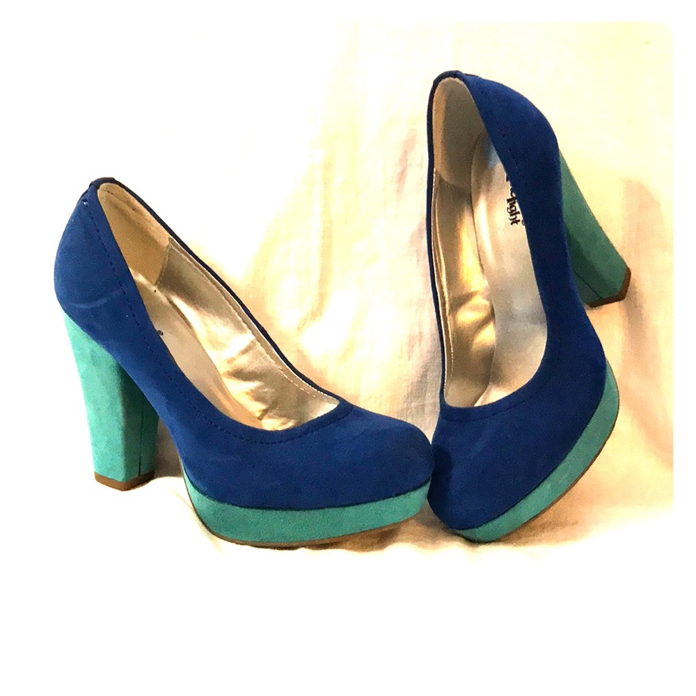 Size 6 suede heals